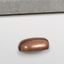 AURA Muschelgriff aus Zamak mit klassischem Vintage-Design an einer gerahmten Schubladenfront montiert.